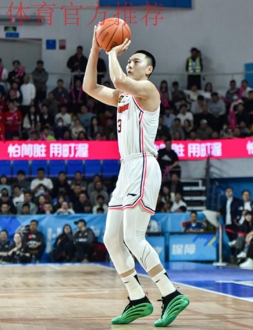 广东3消息!杜锋被打自闭,徐杰天神下凡,胡明轩即将复出 广东3消息!杜锋被打自闭,徐杰天神下凡,胡明轩即将复出